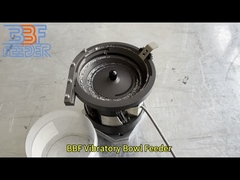 Βιομηχανικός τροφοδότης δονητικού μπολ Προσαρμοσμένη ρυθμιζόμενη ταχύτητα Αυτοκίνητος τροφοδότης μικρών σωματιδίων μπολ